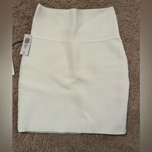 Babaton Andres Sculpt skirt size Med